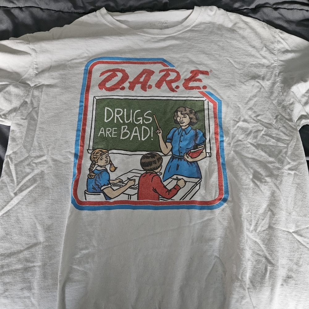 DARE t-shirt 90s